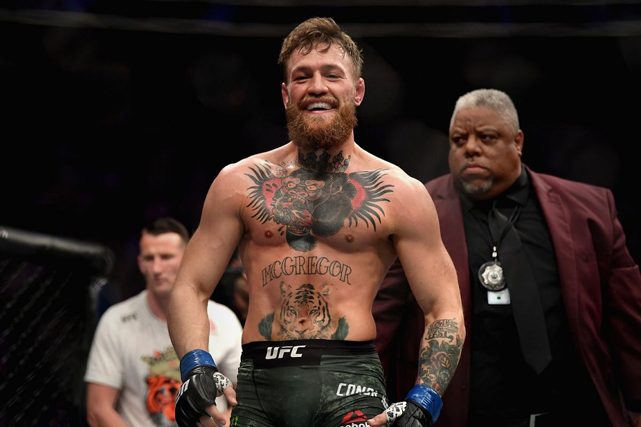 Conor McGregor khoe khoang đã "né" được trọng tài khi chơi xấu ở UFC 229