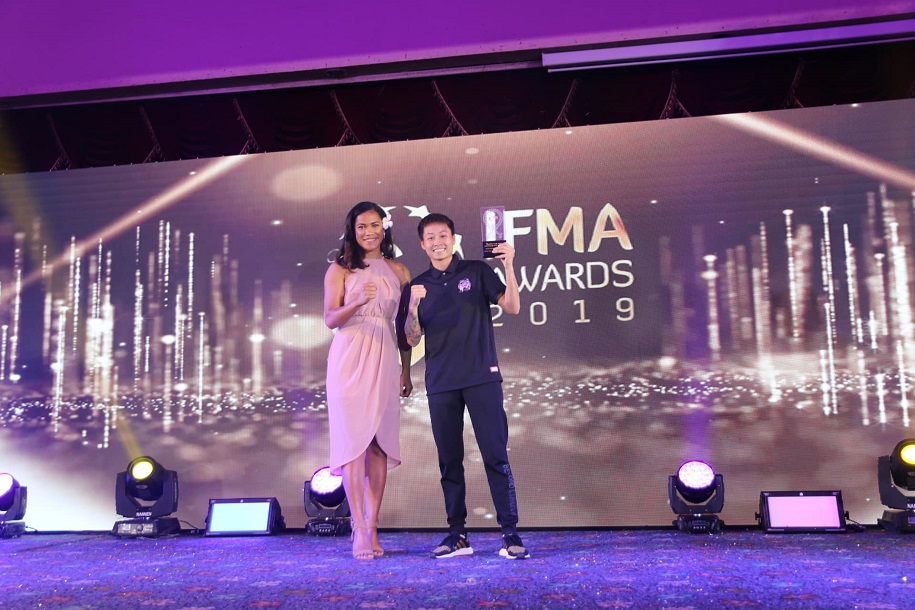 Bùi Yến Ly nhận giải Nữ vận động viên xuất sắc nhất năm 2019 của IFMA