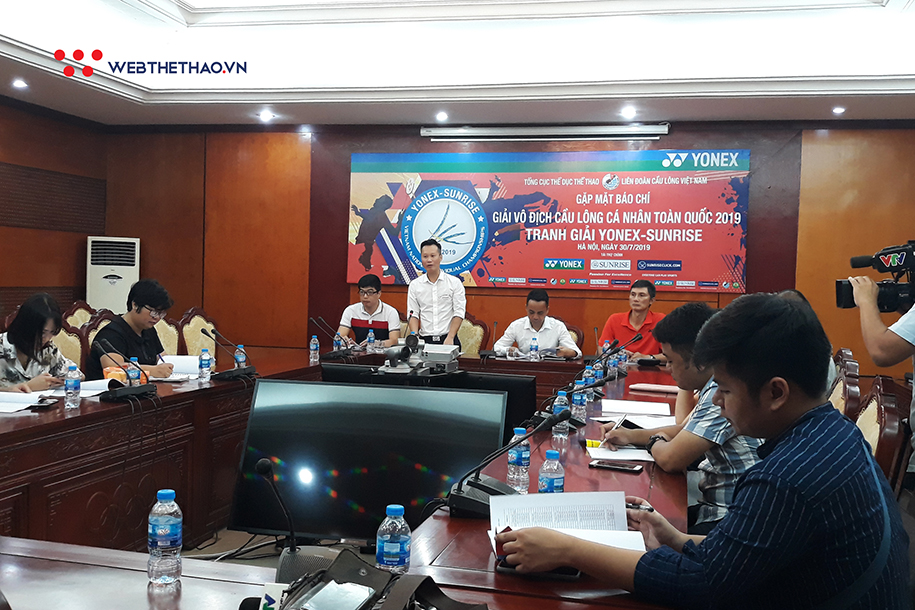Cặp vợ chồng đẹp nhất làng cầu lông Việt ’chạy đà’ trước thềm SEA Games 30