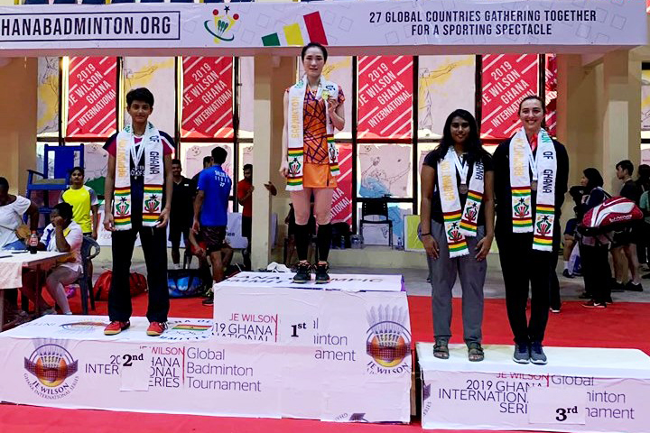 Cặp vợ chồng đẹp nhất làng cầu lông Việt ’chạy đà’ trước thềm SEA Games 30