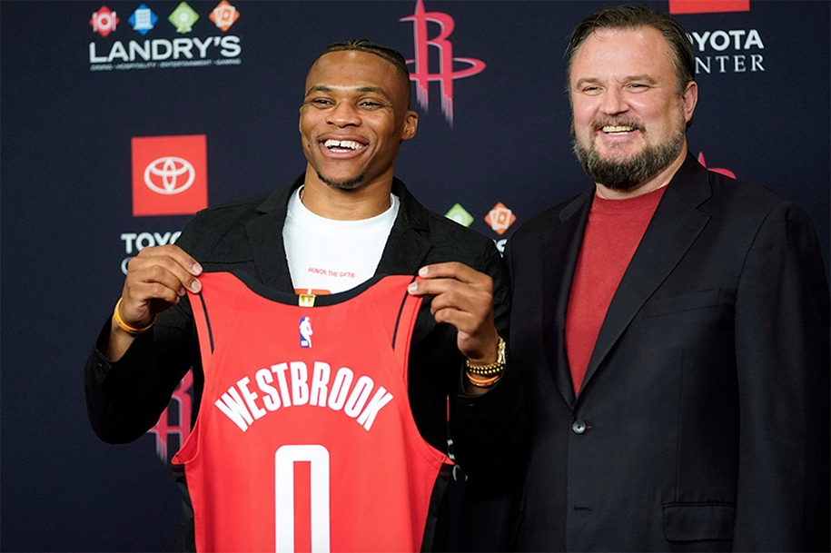 Bộ đôi Russell Westbrook và James Harden sẽ được Houston Rockets dưỡng chân thật kỹ