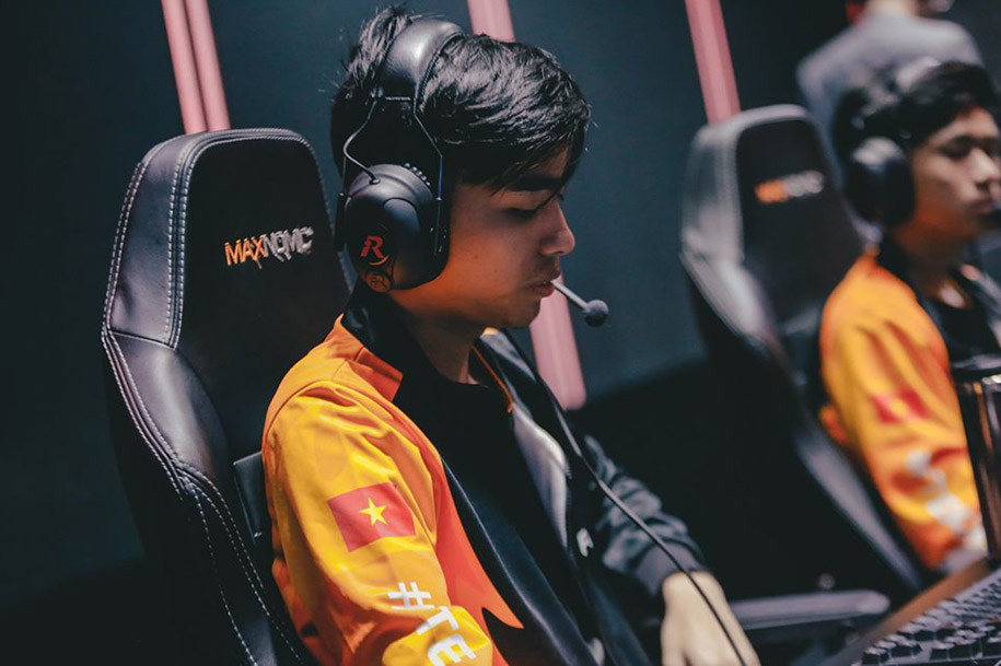 Yijin xuất sắc giúp Team Flash lội ngược dòng ngoạn mục trước EVOS