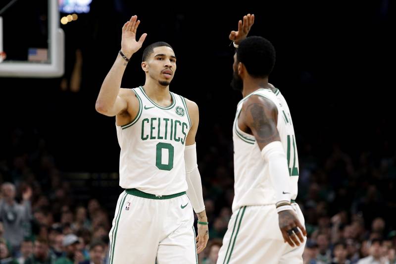 Jayson Tatum phản ứng thế nào sau khi Kyrie Irving rời Celtics?