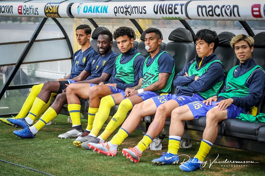 Công Phượng bị "ném đá" khi Sint-Truiden thảm bại trước Brugge