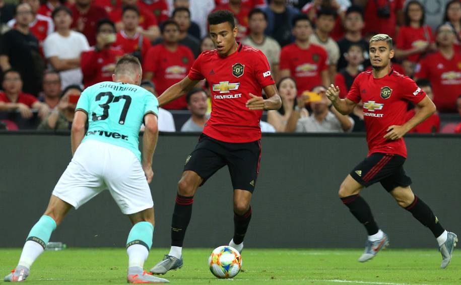 LINK xem bóng đá trực tuyến MU vs AC Milan (23h06, 3/8)