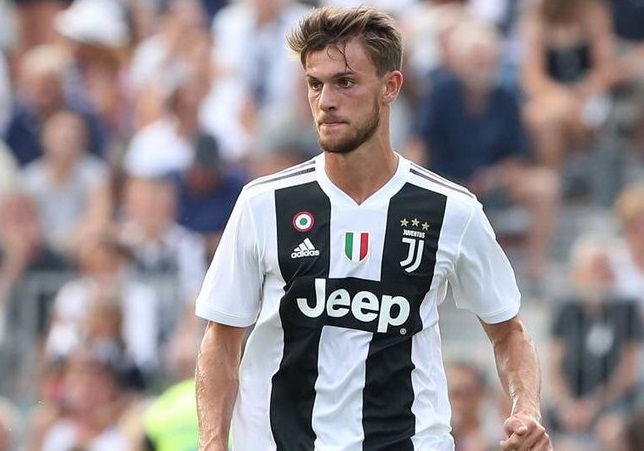 Chuyển nhượng Arsenal 4/8: Emery đề xuất mượn trung vệ của Juventus