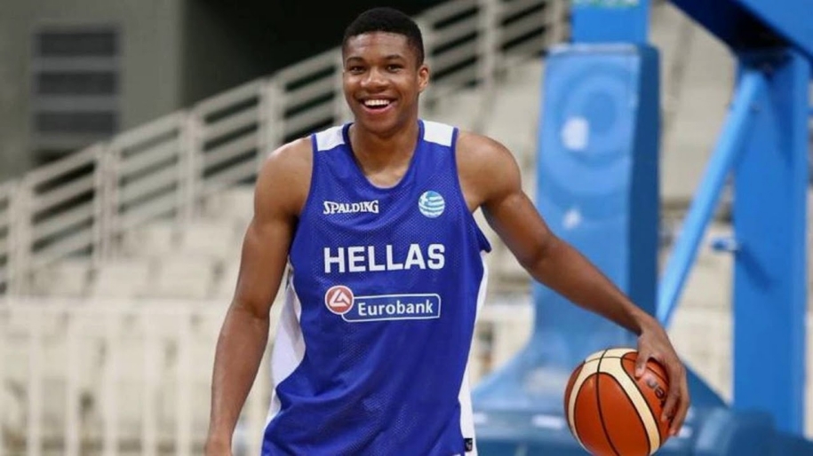 Giannis Antetokounmpo sẵn sàng đổi danh hiệu MVP lấy HCV FIBA World Cup