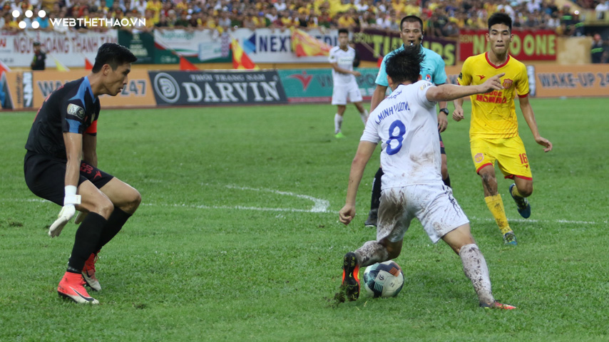 Kết quả V.League 2019 vòng 19: TP HCM thua sốc, HAGL hòa kịch tính