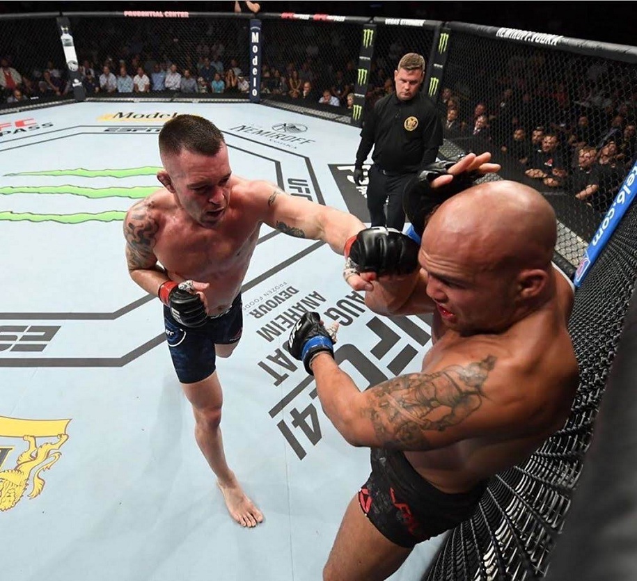 Colby Covington suýt động thủ với Kamaru Usman trên sóng truyền hình Colby Covington suýt động thủ với Kamaru Usman trên sóng truyền hình