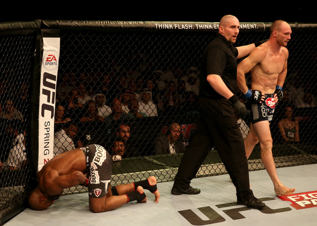 Những lỗi và tiểu xảo bị cấm trong MMA: Lỗi đánh hạ bộ (Phần 3) Những lỗi và tiểu xảo bị cấm trong MMA: Lỗi đánh hạ bộ (Phần 3)