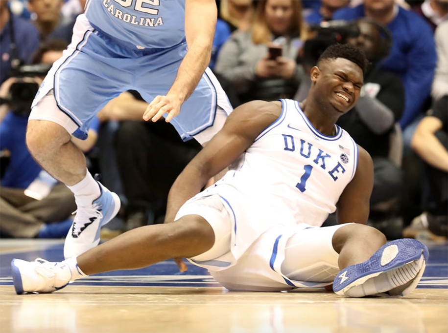 Có lẽ vì chính đôi giày bị nổ, Nike mới có được Zion Williamson