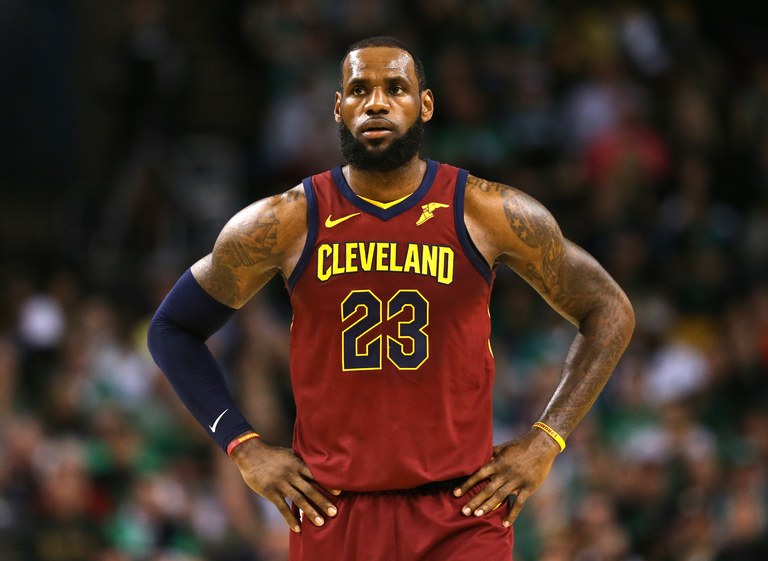 5 năm sau lời hứa của LeBron, NHM biết phải tin ai?