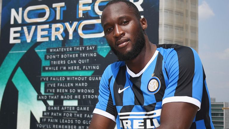 Tại sao MU vẫn thành công trên thị trường chuyển nhượng dù bán Lukaku?
