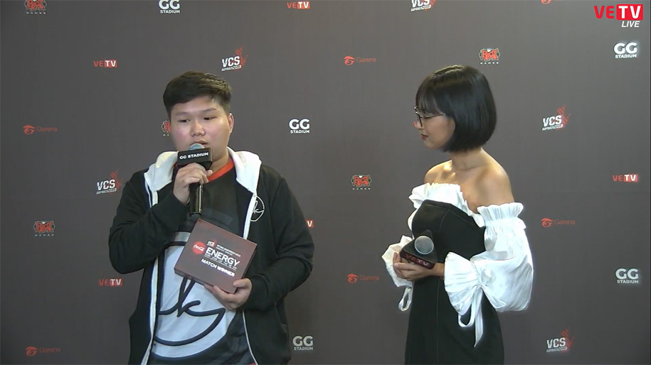Artifact thẳng thừng chê bai trình chơi Lucian của Celebrity