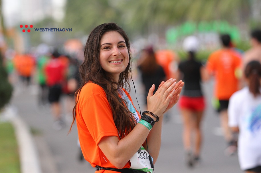 Bé “bỉm sữa” theo chân bố mẹ và nét độc đáo ở Đà Nẵng International Marathon
