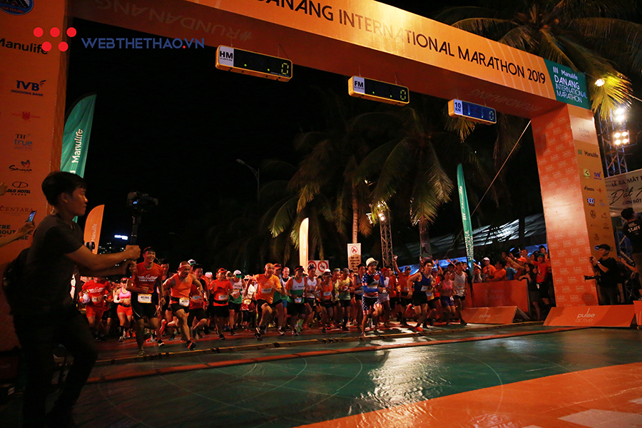 Hàng nghìn VĐV đánh thức Đà Nẵng International Marathon 2019 trong đêm Hàng nghìn VĐV đánh thức Đà Nẵng International Marathon 2019 trong đêm