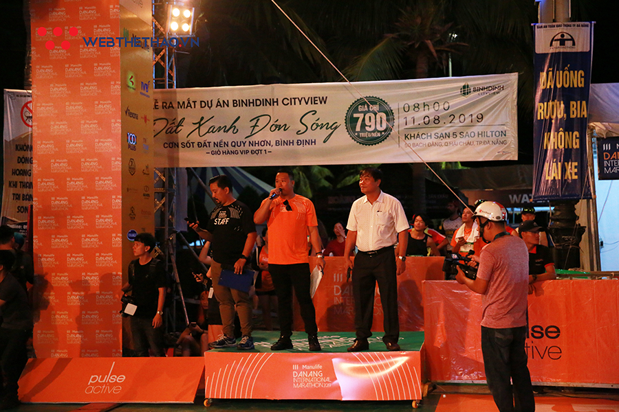 Hàng nghìn VĐV đánh thức Đà Nẵng International Marathon 2019 trong đêm Hàng nghìn VĐV đánh thức Đà Nẵng International Marathon 2019 trong đêm