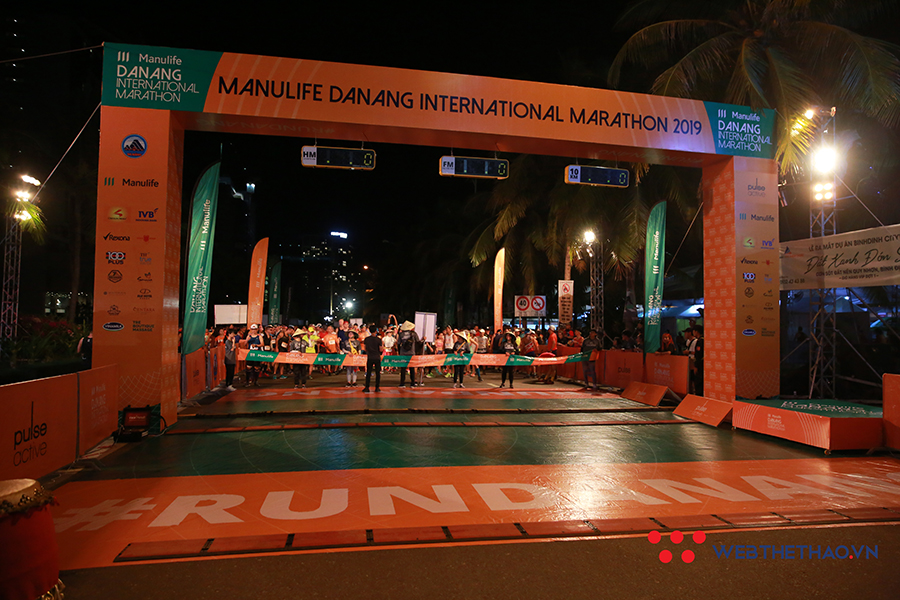 Hàng nghìn VĐV đánh thức Đà Nẵng International Marathon 2019 trong đêm Hàng nghìn VĐV đánh thức Đà Nẵng International Marathon 2019 trong đêm