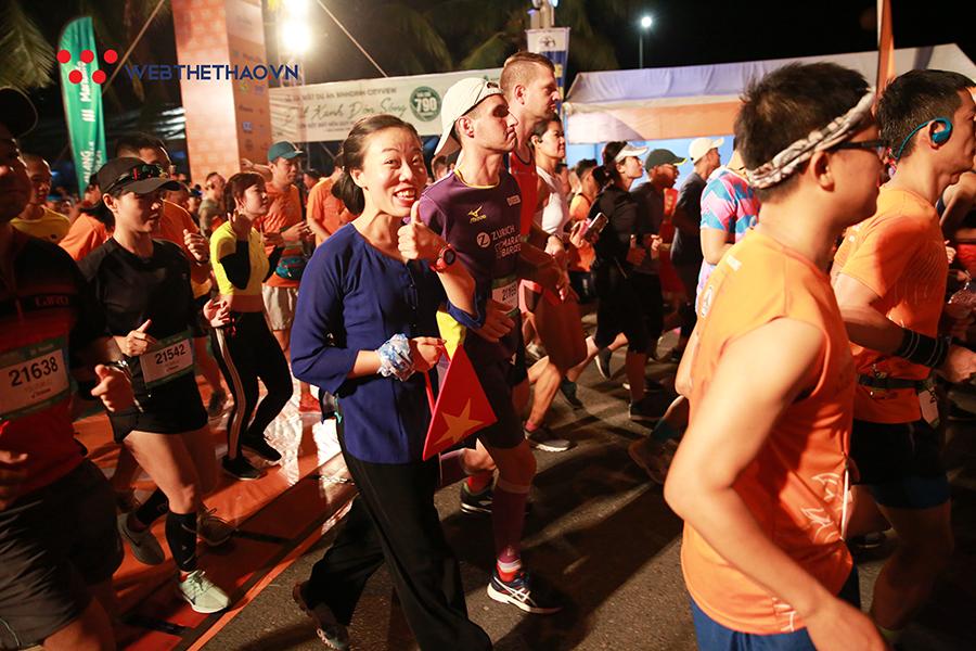 Hàng nghìn VĐV đánh thức Đà Nẵng International Marathon 2019 trong đêm Hàng nghìn VĐV đánh thức Đà Nẵng International Marathon 2019 trong đêm