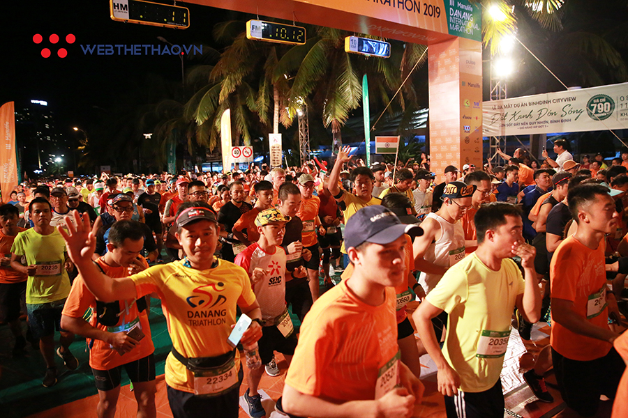 Hàng nghìn VĐV đánh thức Đà Nẵng International Marathon 2019 trong đêm Hàng nghìn VĐV đánh thức Đà Nẵng International Marathon 2019 trong đêm