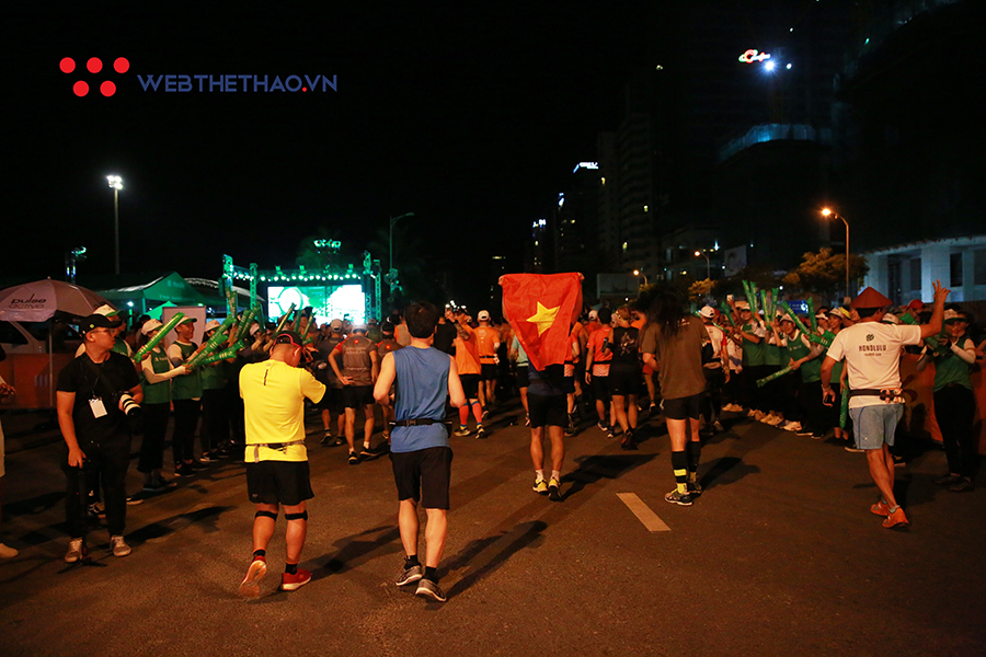 Hàng nghìn VĐV đánh thức Đà Nẵng International Marathon 2019 trong đêm Hàng nghìn VĐV đánh thức Đà Nẵng International Marathon 2019 trong đêm