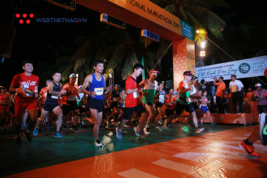 Hàng nghìn VĐV đánh thức Đà Nẵng International Marathon 2019 trong đêm Hàng nghìn VĐV đánh thức Đà Nẵng International Marathon 2019 trong đêm