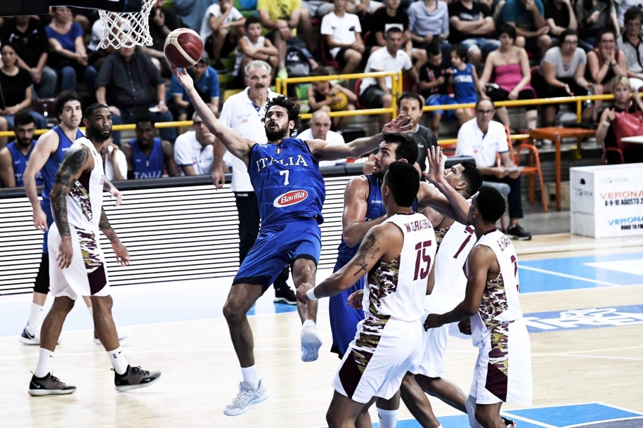 Italia rút gọn danh sách dự FIBA World Cup sau thất bại trên sân nhà