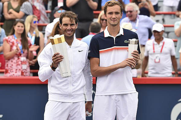 Rogers Cup 2019: Nadal thắng Medvedev, đạt một lúc 4 mục tiêu Rogers Cup 2019: Nadal thắng Medvedev, đạt một lúc 4 mục tiêu