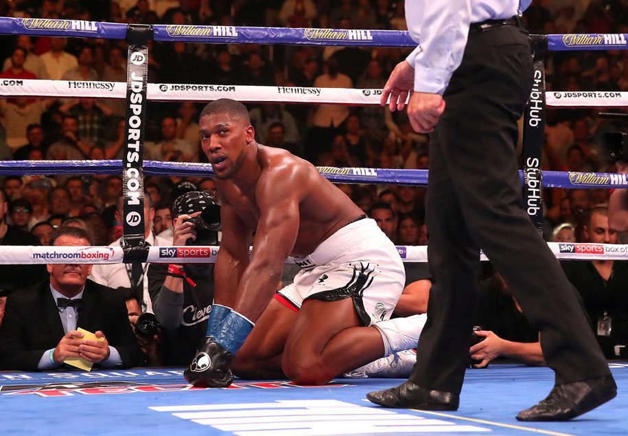 Anthony Joshua tự mổ xẻ thất bại của bản thân trước Ruiz