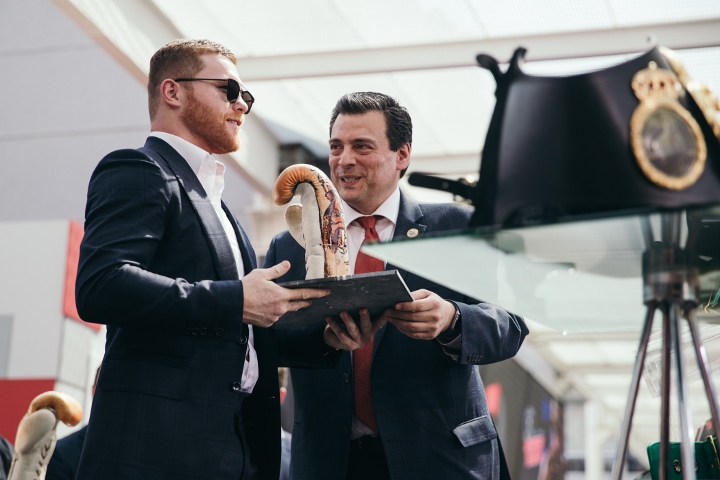 Chủ tịch Liên đoàn WBC giải thích về nhà vô địch nhượng quyền Canelo Chủ tịch Liên đoàn WBC giải thích về nhà vô địch nhượng quyền Canelo