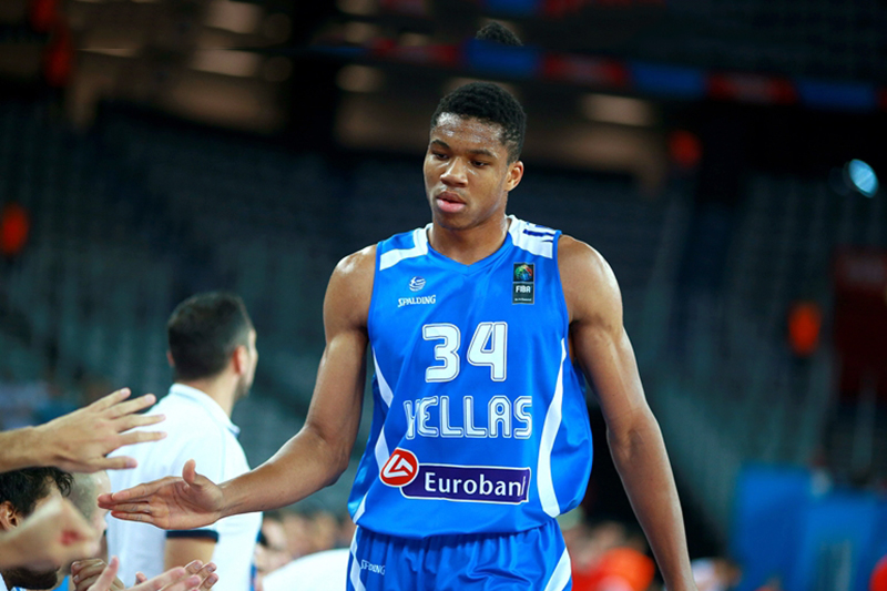 Xem ngay màn tái xuất bá đạo của Giannis Antetokounmpo cùng tuyển Hy Lạp