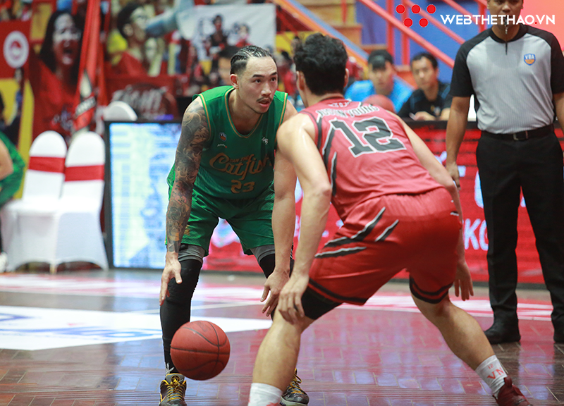 Ghi 35 điểm, Zach Allmon vẫn không giúp Thang Long Warriors có được chiến thắng
