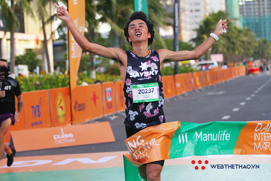 Những trang phục độc đáo và cá tính nhất Manulife Danang International Marathon 2019 Những trang phục độc đáo và cá tính nhất Manulife Danang International Marathon 2019