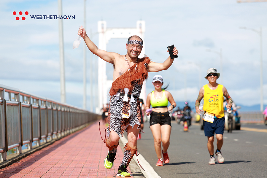 Những trang phục độc đáo và cá tính nhất Manulife Danang International Marathon 2019 Những trang phục độc đáo và cá tính nhất Manulife Danang International Marathon 2019