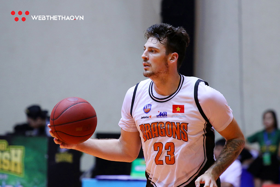 Zach Allmon khoác áo Thang Long Warriors thay thế Jaywuan Hill