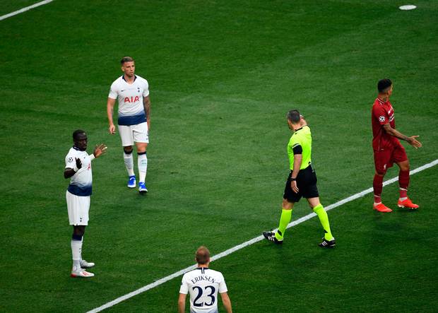 Công nghệ VAR: Liverpool hưởng phạt đền ở CK Champions League là chính xác