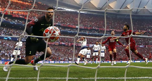 Công nghệ VAR: Liverpool hưởng phạt đền ở CK Champions League là chính xác