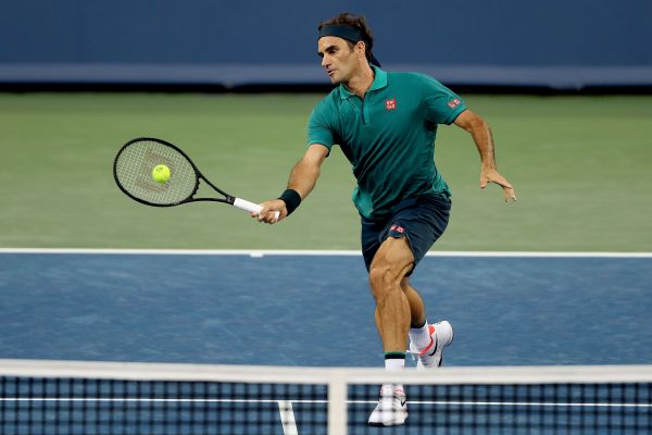 Cincinnati Masters: Federer lộ tuyệt chiêu hiếm thấy