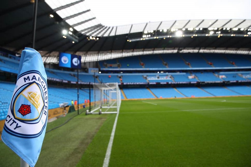Man City thoát lệnh cấm chuyển nhượng nhưng bị phạt tiền