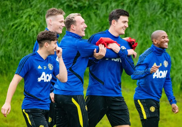 Maguire đã từ chối đề nghị kinh ngạc từ Man City để tới MU