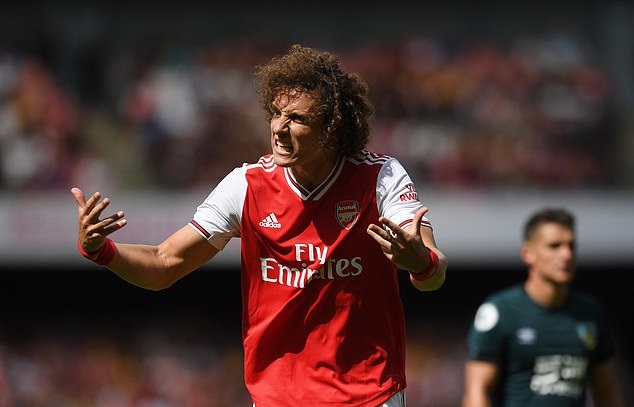 Arsenal thắng Burnley nhưng David Luiz gây thót tim sau 4 phút