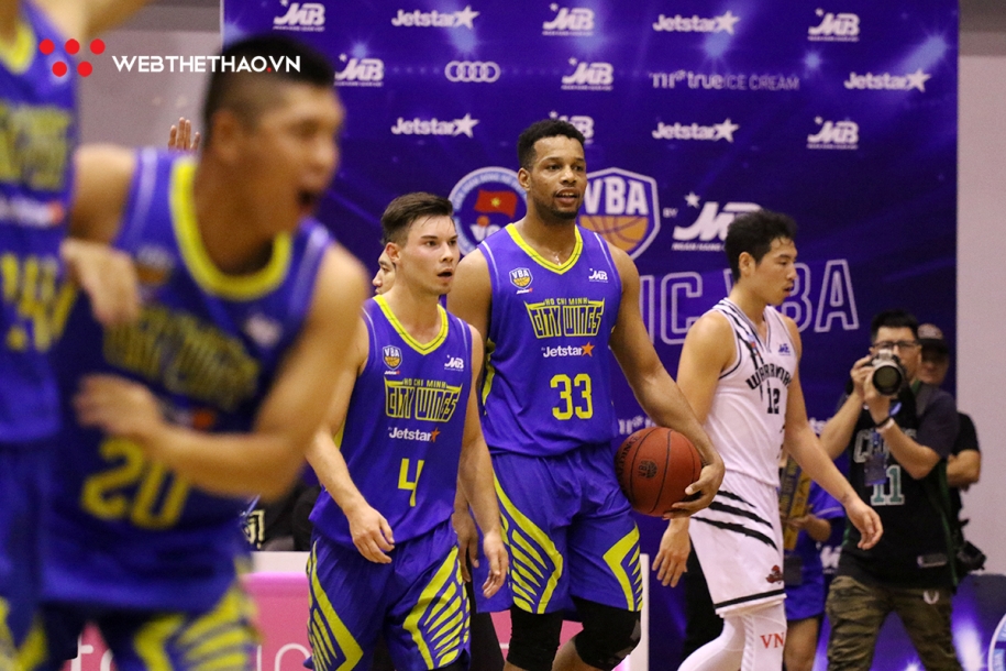 Wayne Martin bị cấm thi đấu trận gặp Hanoi Buffaloes
