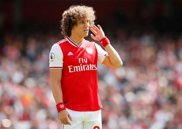 Arsenal thắng Burnley nhưng David Luiz gây thót tim sau 4 phút