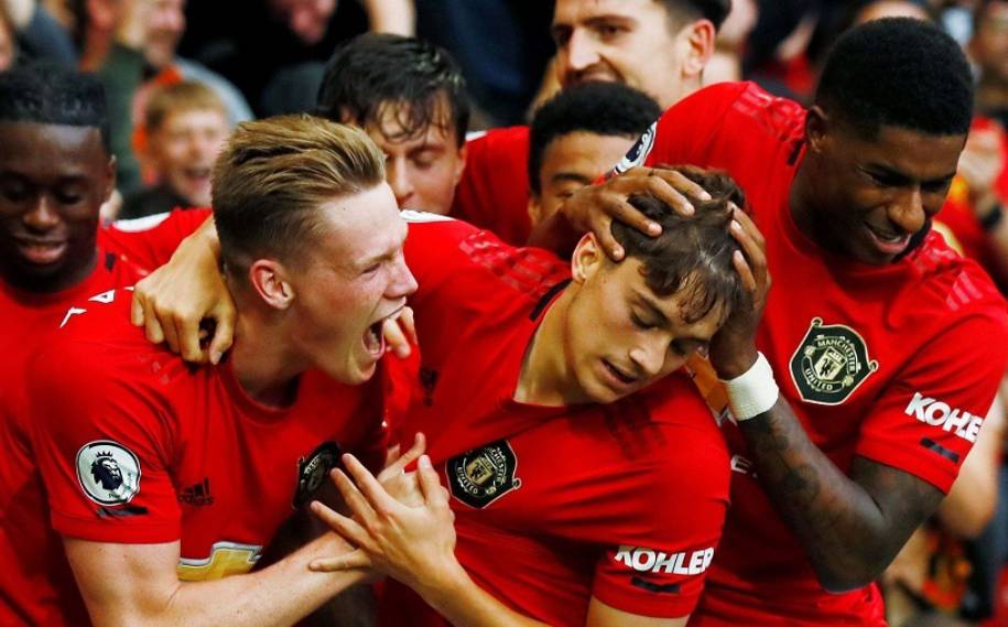 Ly kỳ việc Daniel James lỡ chuyển đến Leeds để sang MU