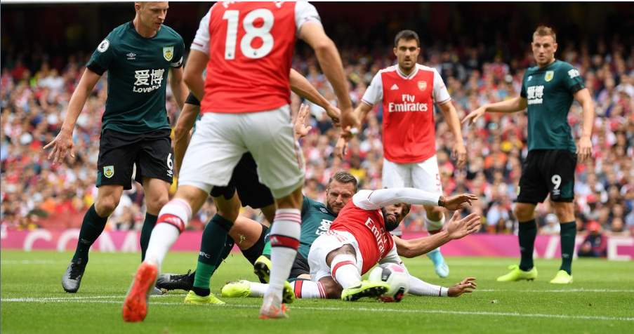 Kết quả Arsenal vs Burnley (2-1): Bay trên đôi cánh Lacazette - Aubameyang