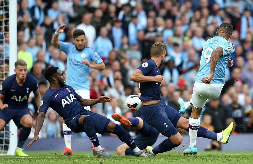 Man City 2 lần chịu nghiệt ngã vì VAR trước Tottenham trong 4 tháng thế nào?