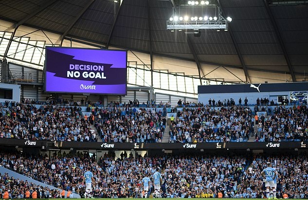 Lloris không nghĩ VAR từ chối bàn thắng vào lưới Tottenham của Man City