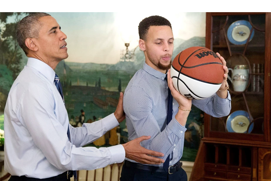 Chiếc áo đấu năm xưa của Barack Obama đang được đấu giá lên đến 1,5 tỷ đồng