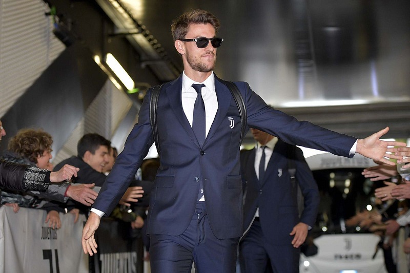 Chuyển nhượng Barca 18/8: Juventus muốn bán hậu vệ cho Barca
