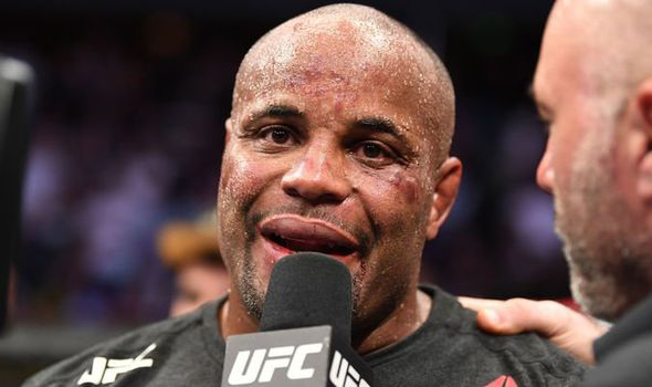 Daniel Cormier liệu sẽ treo găng sau thất bại trước Stipe Miocic?